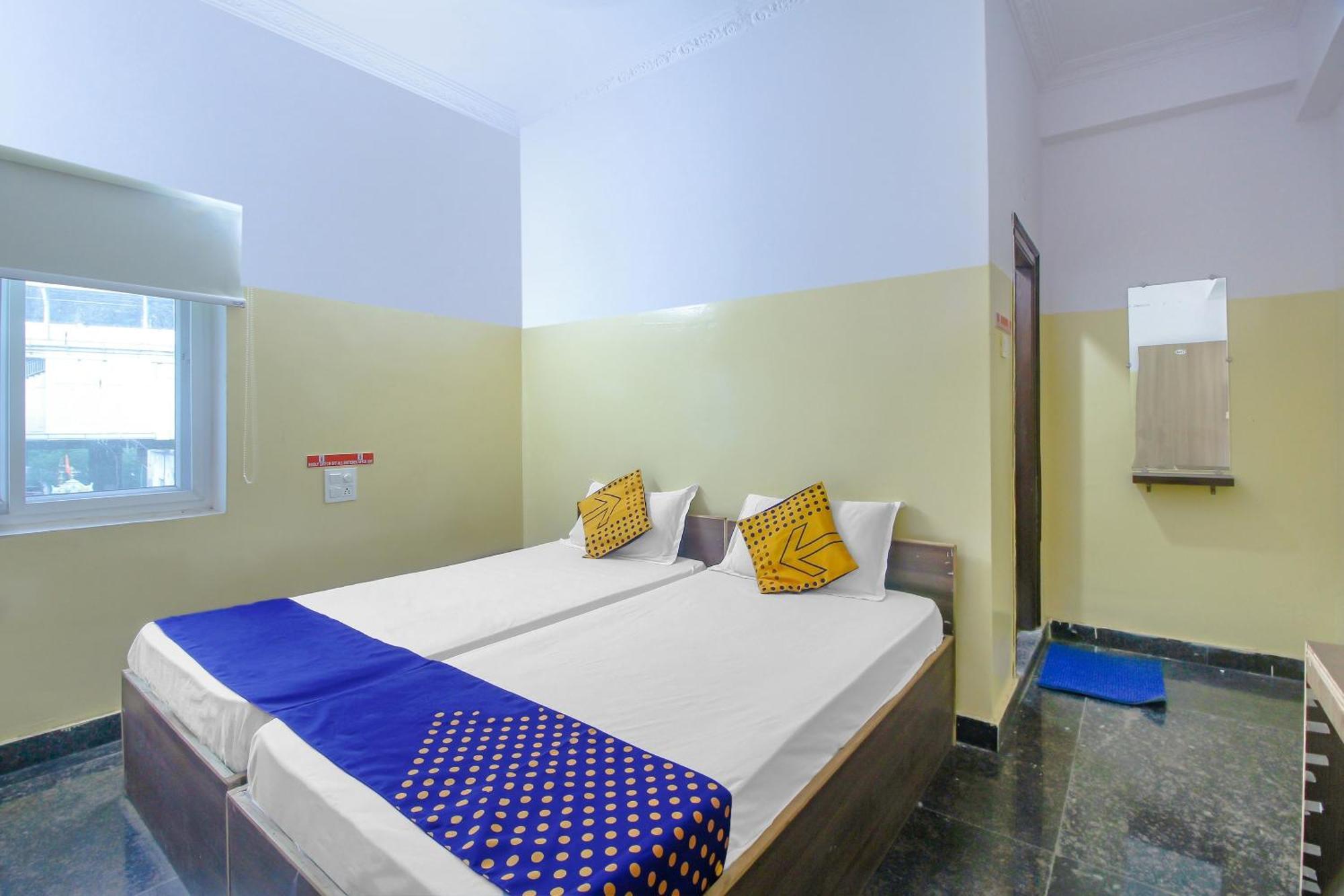Spot On 81775 Mohit Gokul Lodge New Luxury Room'S Near Secunderabad Railway Station Lalaguda Екстер'єр фото