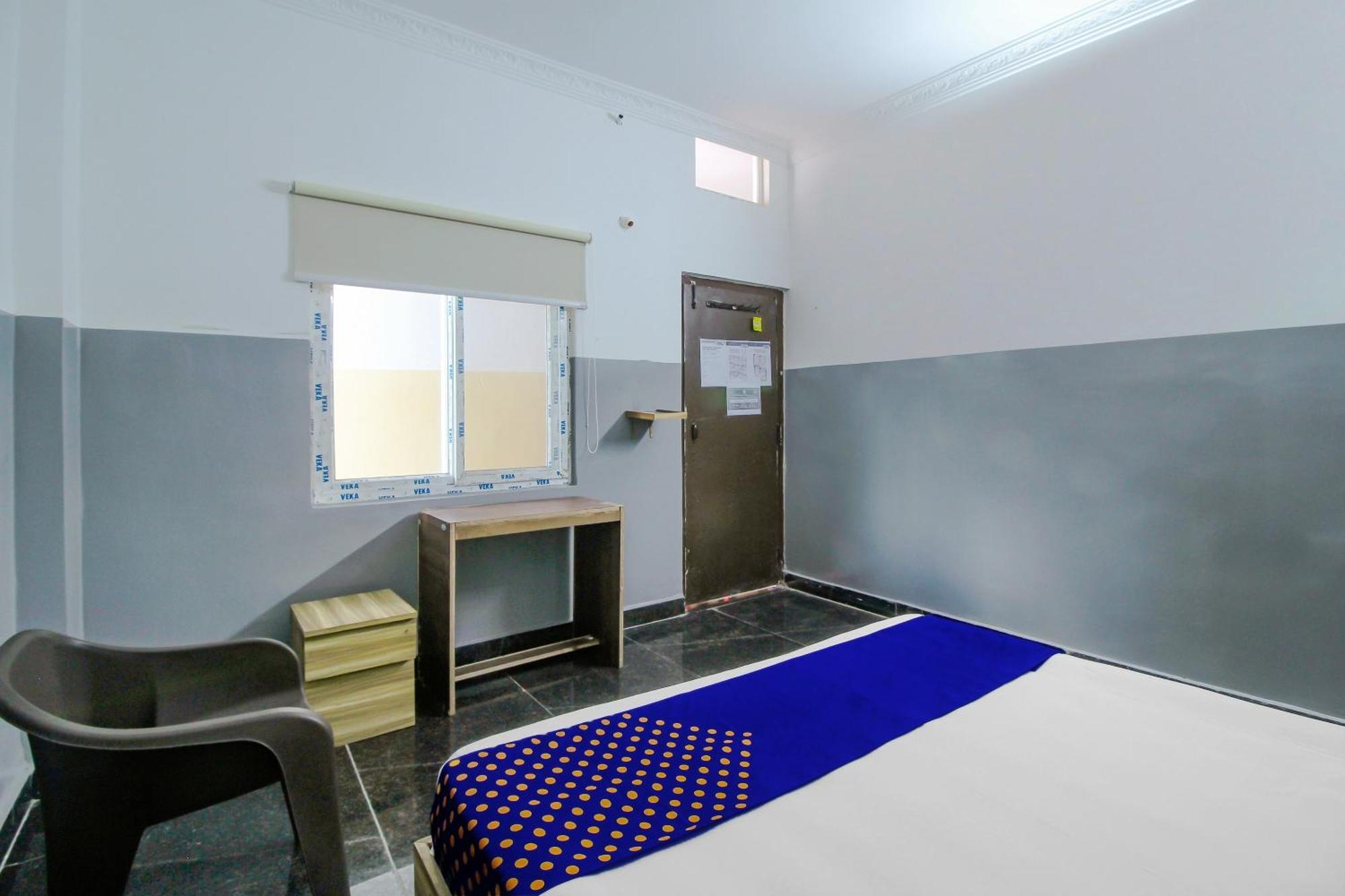 Spot On 81775 Mohit Gokul Lodge New Luxury Room'S Near Secunderabad Railway Station Lalaguda Екстер'єр фото