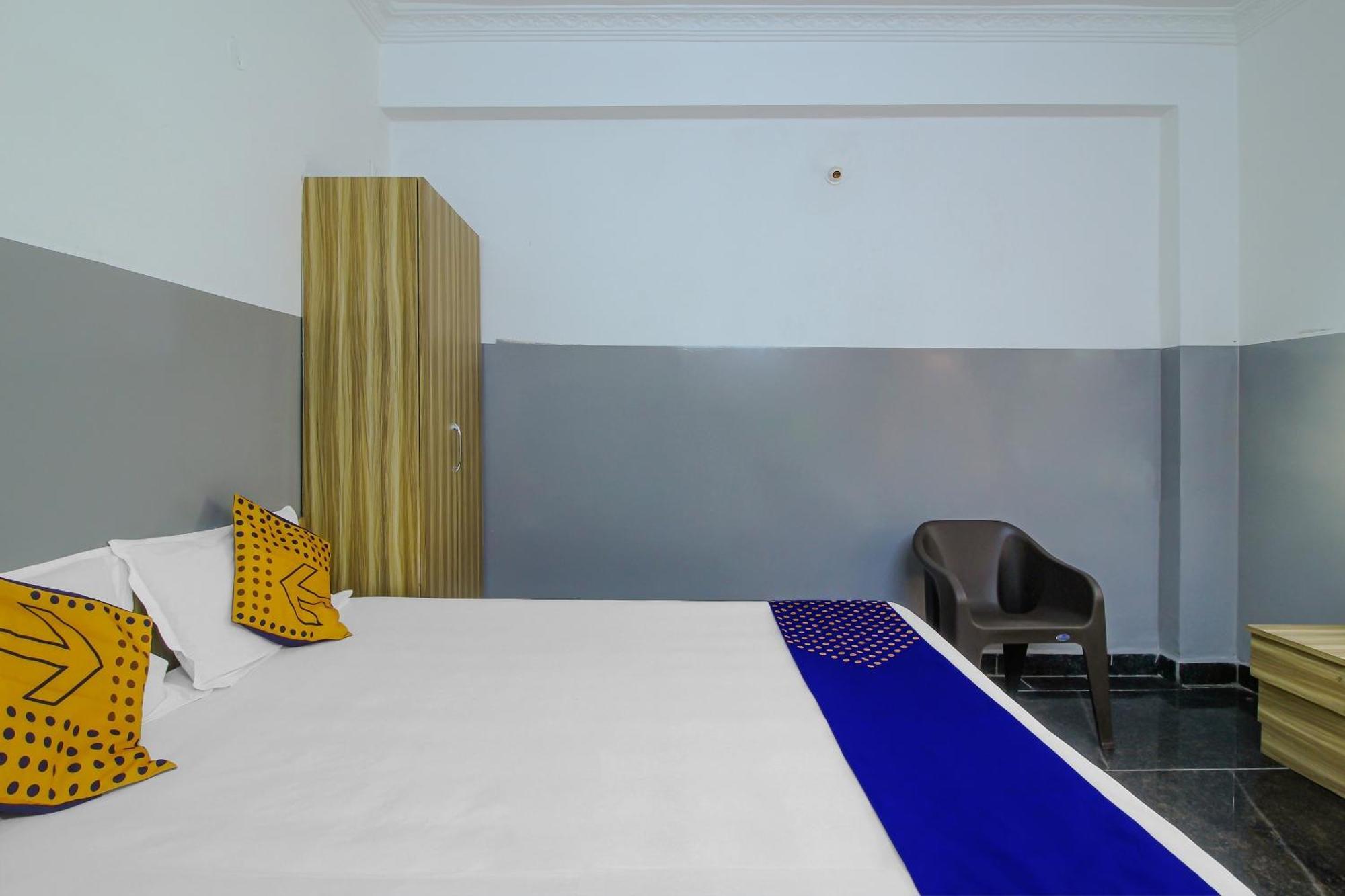 Spot On 81775 Mohit Gokul Lodge New Luxury Room'S Near Secunderabad Railway Station Lalaguda Екстер'єр фото
