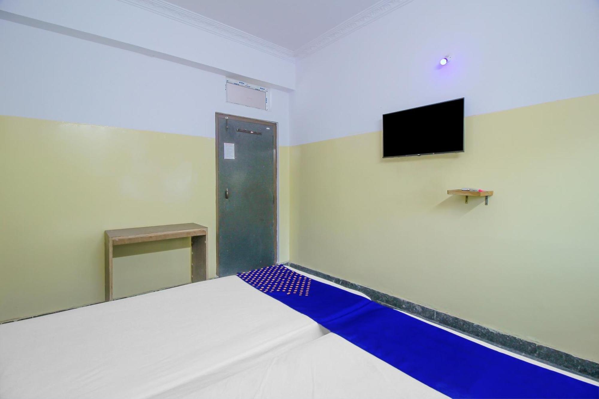 Spot On 81775 Mohit Gokul Lodge New Luxury Room'S Near Secunderabad Railway Station Lalaguda Екстер'єр фото