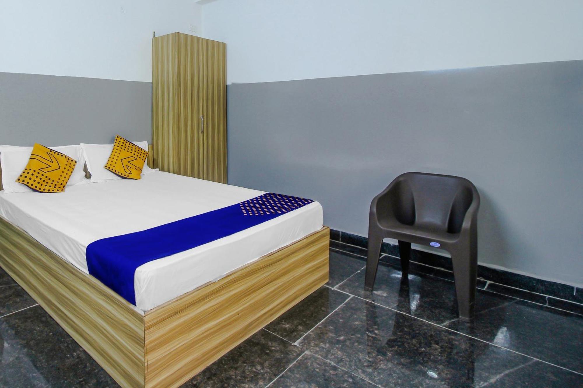 Spot On 81775 Mohit Gokul Lodge New Luxury Room'S Near Secunderabad Railway Station Lalaguda Екстер'єр фото