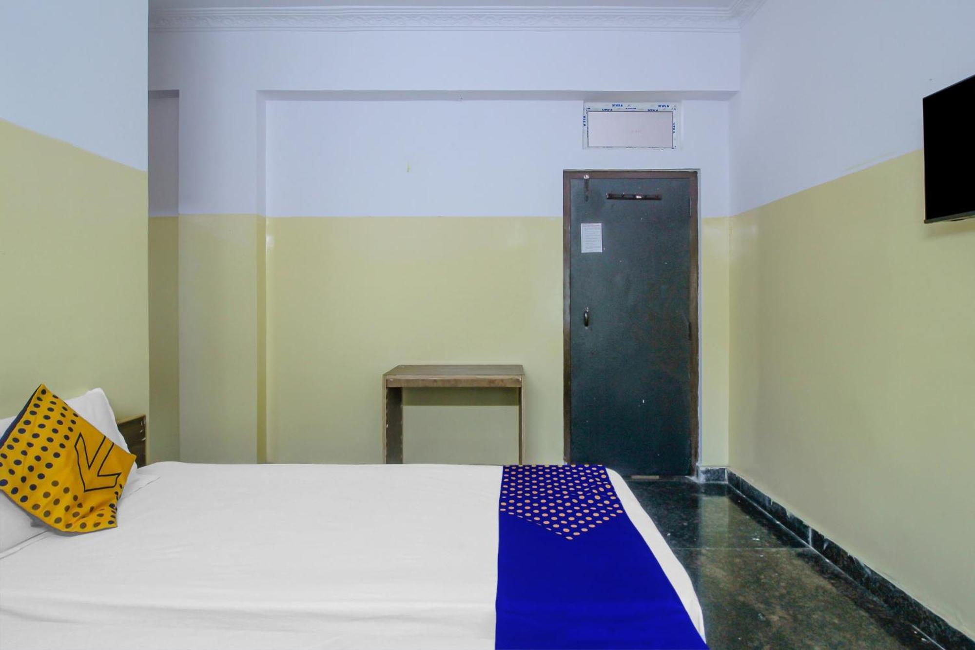 Spot On 81775 Mohit Gokul Lodge New Luxury Room'S Near Secunderabad Railway Station Lalaguda Екстер'єр фото