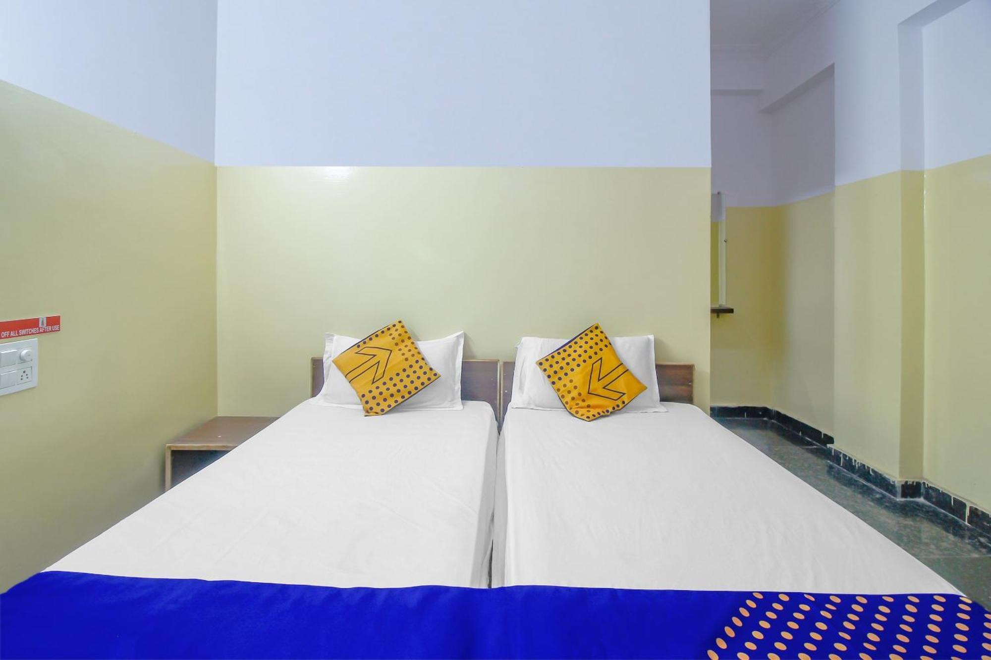 Spot On 81775 Mohit Gokul Lodge New Luxury Room'S Near Secunderabad Railway Station Lalaguda Екстер'єр фото